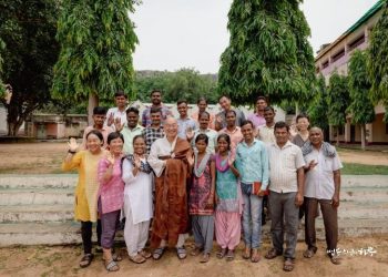 Engaged Buddhism: Ven. Pomnyun Sunim and JTS Volunteers Visit Sujata Academy Project in India