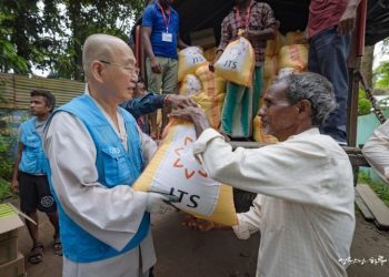 Engaged Buddhism Special Report: Ven. Pomnyun Sunim and JTS Conduct Emergency Relief in Assam after Severe Floods