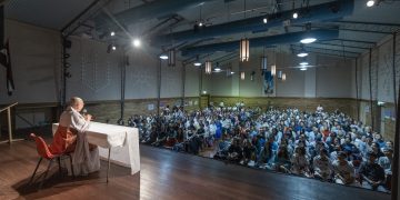 How to Cope with Loneliness After Husband’s Infidelity During Pregnancy?