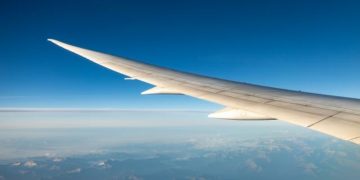 I React Sensitively to Others’ Gazes and Evaluations