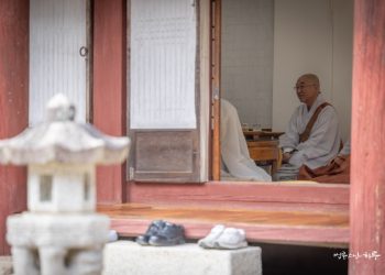 How Should I Handle Intense Emotions During Meditation?