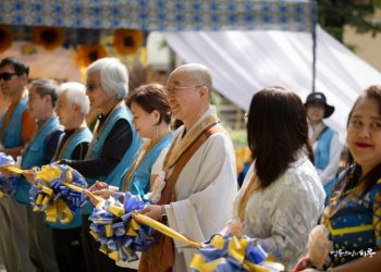 Equality is not simply about dividing things equally, but about being considerate according to the situation.