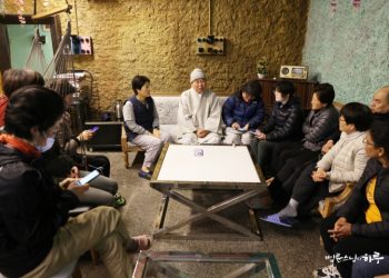 What does the Buddha mean by “Be a light unto yourself”? What part of myself should I believe in?