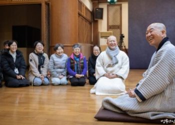 My Mother Hates My Father, What Should I Do in the Middle?