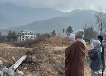 What Kind of Relationship Should I Have with My Son Who Went to Live with His Mother After Divorce?