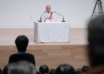 My boyfriend wants to break up because he’s uncomfortable with my religion. What should I do?