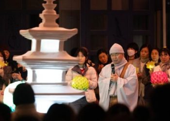 Why We Light Lanterns Before Buddha’s Birthday