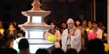 Why We Light Lanterns Before Buddha’s Birthday