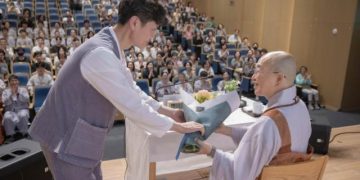 The Buddha’s Enlightenment: How Do the Scriptures Describe It?