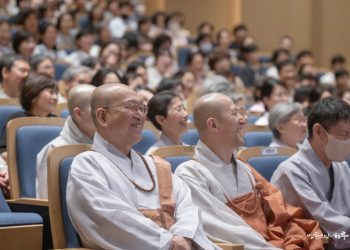 Why Is Jungto Society Run Solely by Volunteers?