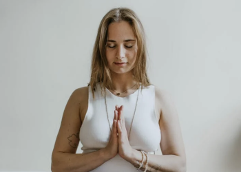 [Meditation Q&A] Is it okay to correct my posture as I sigh?