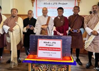 How Should I Handle Workplace Life When I’m Caught Up in Gossip?