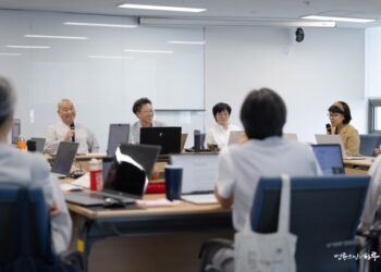 How Can I Live Freely Despite Childhood Trauma and Deep Distrust?