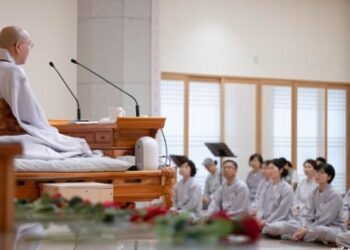 What Should We Uphold to Live as Practitioners While Living an Ordinary Life in the World?