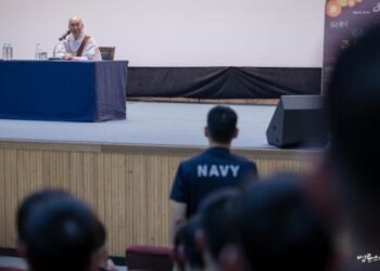 Exhausted Wife from Solo Parenting, Distant Child… What Should I Do?