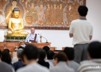 As a Descendant of Pro-Japanese Collaborators, How Should I Live to Atone?