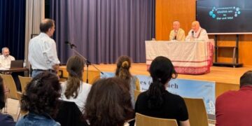 My Mother Still Treats Me Like a Child Even Though I’m an Adult, and It’s Hard