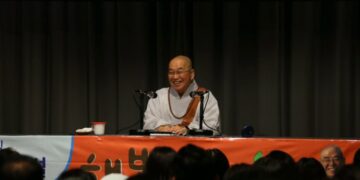 When My Parents’ Wishes and My Dreams Differ, How Should I Resolve the Conflict?