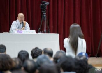 How Can I Maintain Peace of Mind Under the Pressure to Perform Well?