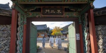 How Should We Young People Live in an Era Different from Sunim’s Youth?