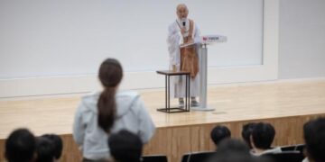 Should I Continue to Endure My Husband Who Only Provides Money but Never Comes Home?