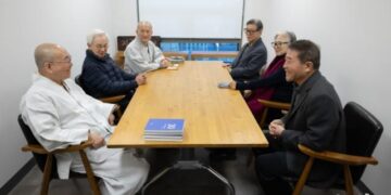 My Husband Spends His Entire Salary and I Only Receive Living Expenses, We Can’t Save Money