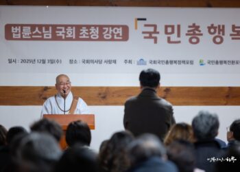 I’m Experiencing Menopause and Burnout, and Now I Want to Resign