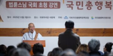 I’m Experiencing Menopause and Burnout, and Now I Want to Resign