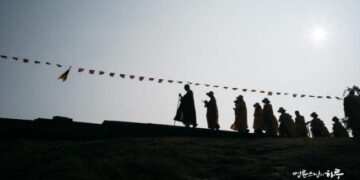 The Buddha Forbade Supernatural Powers, Yet How Should We Understand the ‘Manifestation of a Thousand Buddhas’?