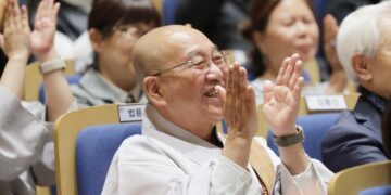 Let’s become the light and hope of the world, overcoming difficult realities