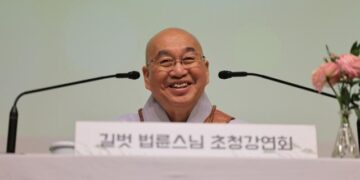 How Should I Approach Writing with a Beginner’s Mind When Faced with Malicious Comments and Harsh Criticism?